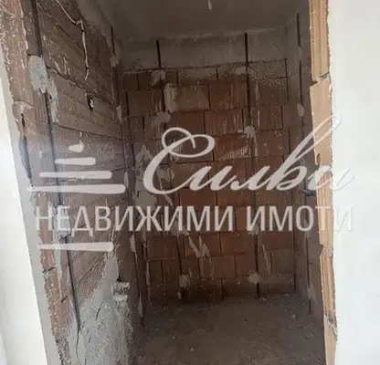 Снимка 5 — Двустаен апартамент в Център, Търговище с тераса