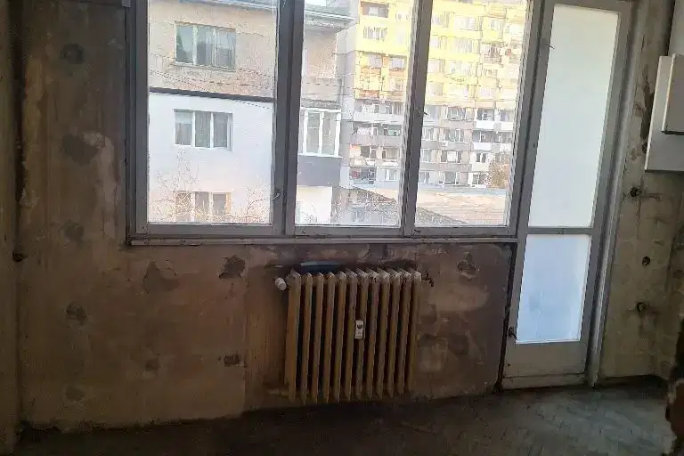 Двустаен апартамент в Перник, Център