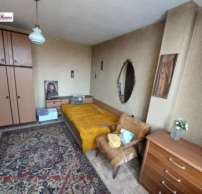Снимка 2 — Двустаен апартамент в Пазарджик, Център