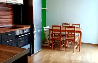 Двустаен апартамент в София, Докторски паметник