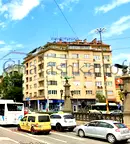 Двустаен апартамент в София, Докторски паметник