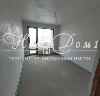 Снимка 2 — Двустаен апартамент с тераса в Гагарин, Пловдив