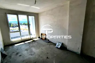 Двустаен апартамент с тераса в кв. Гагарин, Пловдив