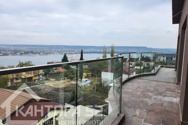 Двустаен апартамент във Варна, Галата