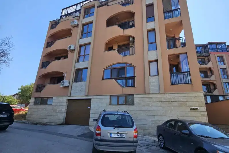 Двустаен апартамент във Варна, Галата