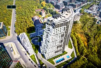 Модерен двустаен апартамент с удобства в Twin Tower, Хладилника