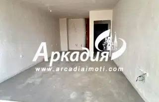 Двустаен апартамент с тераса и гледка към Родопите в Христо Смирненски, Пловдив