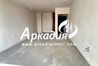 Двустаен апартамент с тераса и гледка към Родопите в Христо Смирненски, Пловдив