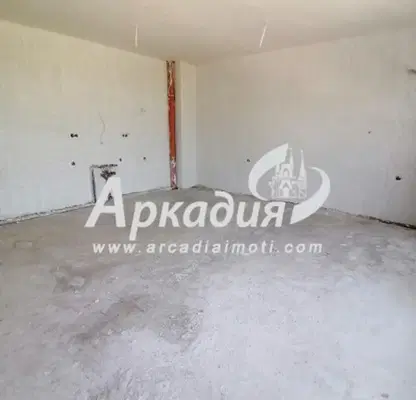 Снимка 2 — Двустаен апартамент с тераса в кв. Христо Смирненски, Пловдив