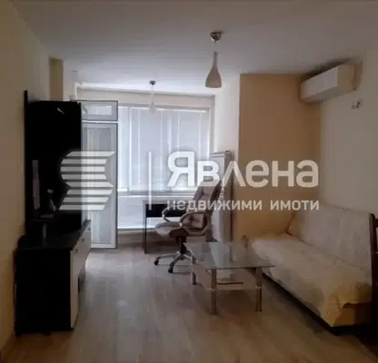 Снимка 2 — Двустаен апартамент в Идеален център, Благоевград с тераса