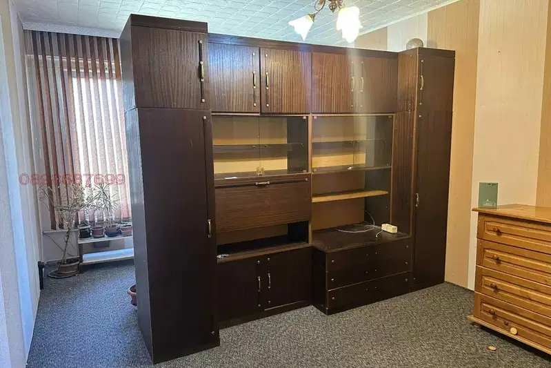 Двустаен апартамент в Перник, Изток