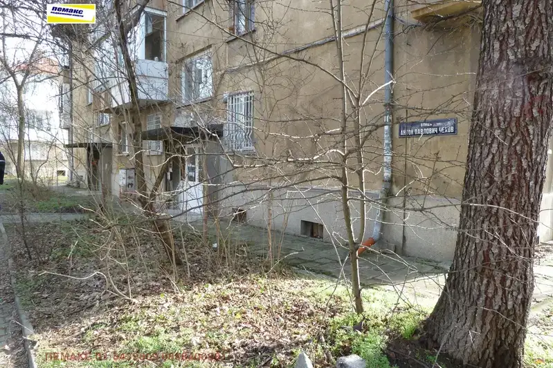 Двустаен апартамент в София, Изток
