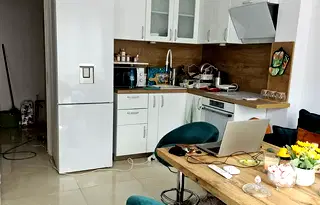 Двустаен апартамент в Перник, Изток