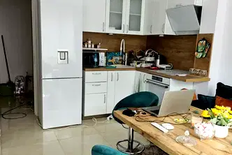 Двустаен апартамент в Перник, Изток