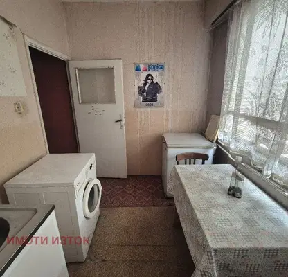 Снимка 4 — Двустаен апартамент в Перник, Изток