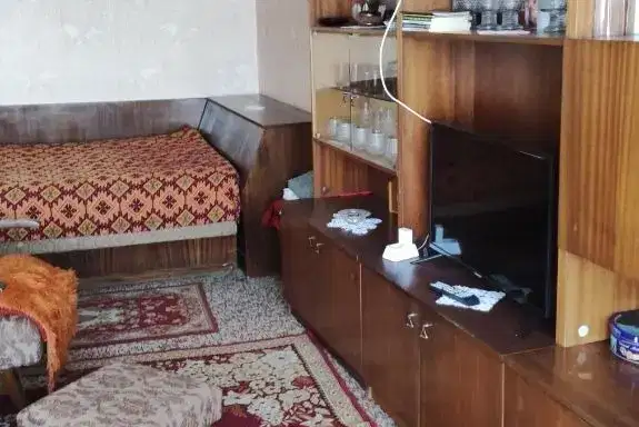 Двустаен апартамент в Перник, Изток