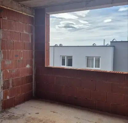 Снимка 3 — Двустаен апартамент в Перник, Изток