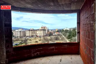 Двустаен апартамент в Перник, Изток