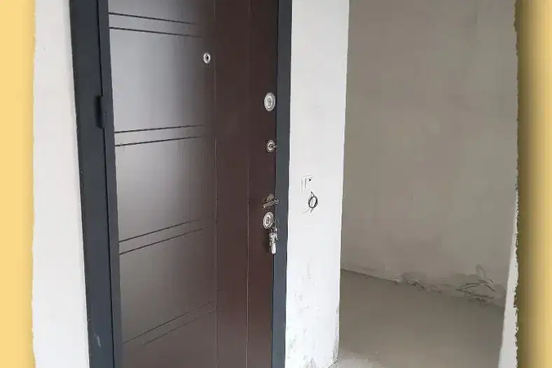 Двустаен апартамент в Перник, Изток