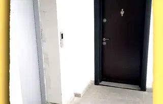 Двустаен апартамент в Перник, Изток