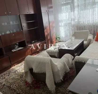 Снимка 2 — Двустаен апартамент в Кършияка на 5-ти етаж