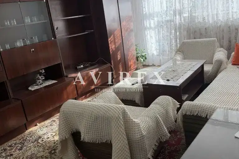 Двустаен апартамент в Кършияка на 5-ти етаж