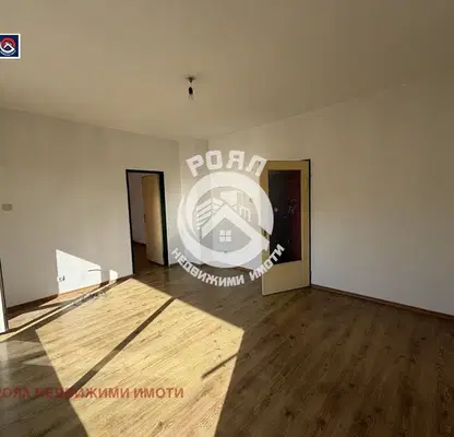 Снимка 2 — Двустаен апартамент в Пловдив, Кършияка