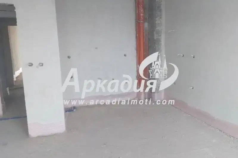 Двустаен апартамент с тераса в Кършияка, Пловдив