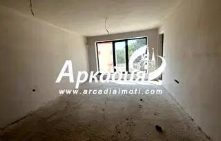 Двустаен апартамент с тераса в нова сграда в Кършияка, Пловдив