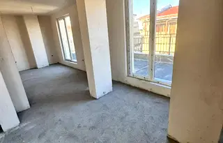 Тристаен апартамент с тераса в нова сграда в Кючук Париж, Пловдив