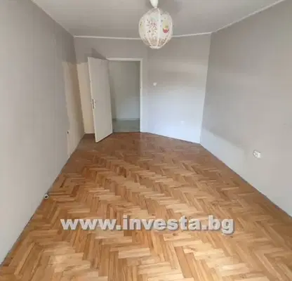 Снимка 5 — Двустаен апартамент с тераса в Кючук Париж, Пловдив
