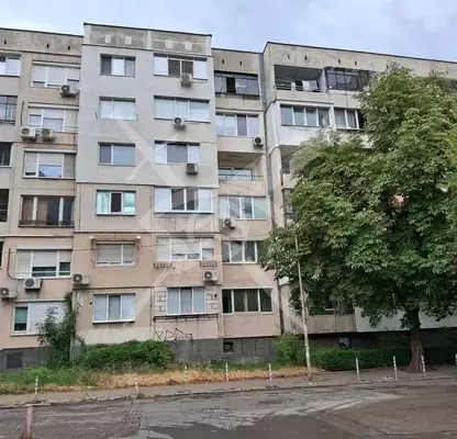 Снимка 2 — Двустаен апартамент с централно отопление в Лагера, София