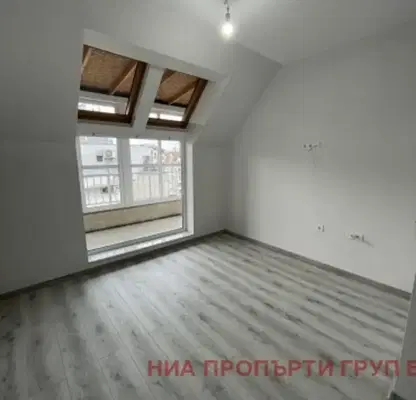 Снимка 4 — Двустаен апартамент с голяма тераса в Лазур, Бургас