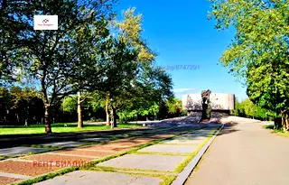 Двустаен апартамент с паркомясто в Лазур, Бургас