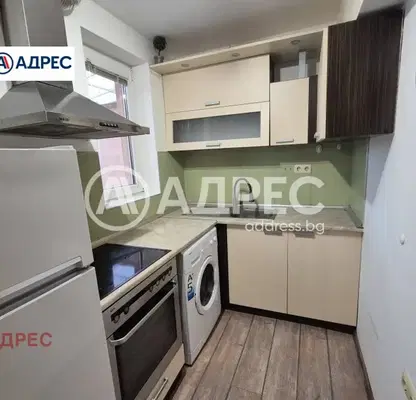 Снимка 2 — Двустаен апартамент във Варна, Левски 1