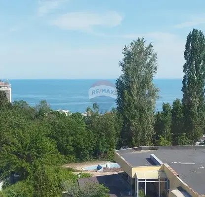 Снимка 2 — Двустаен апартамент с морска панорама в м-т Ален мак, Варна