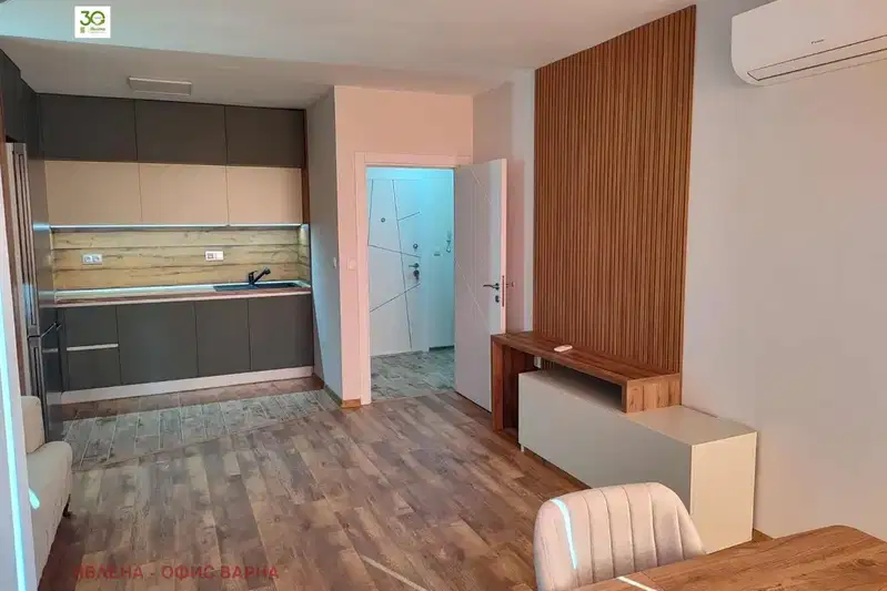 Двустаен апартамент във Варна, м-т Планова