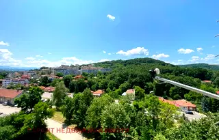 Двустаен апартамент в Габрово, Младост