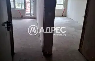 Двустаен апартамент в София, Надежда 2