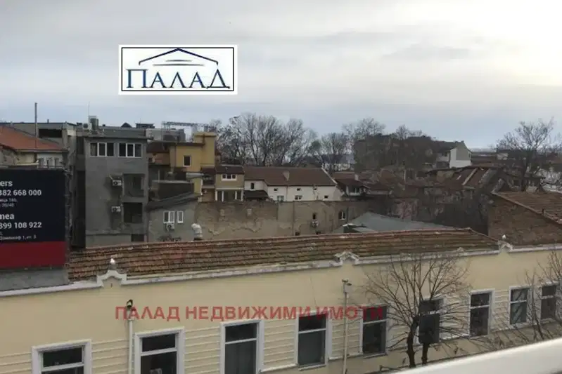 Двустаен апартамент във Варна, Операта