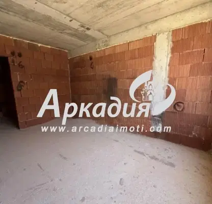 Снимка 4 — Двустаен апартамент с тераса в нова сграда в Остромила, Пловдив