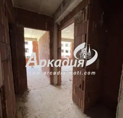 Снимка 5 — Двустаен апартамент с тераса в нова сграда в Остромила, Пловдив