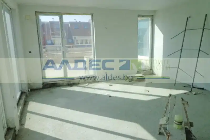 Spacious 2-room apartment in Pavlovo with large terrace