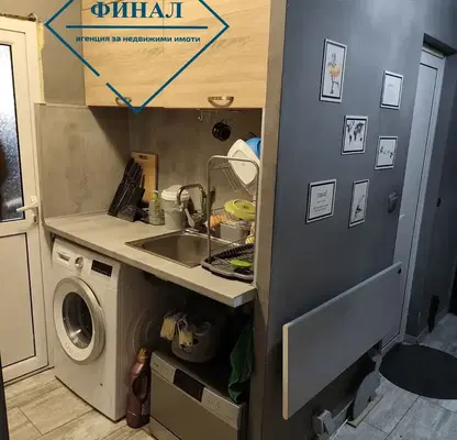 Снимка 4 — Двустаен апартамент в Шумен, Пазара