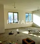 Двустаен апартамент във Варна, Погреби