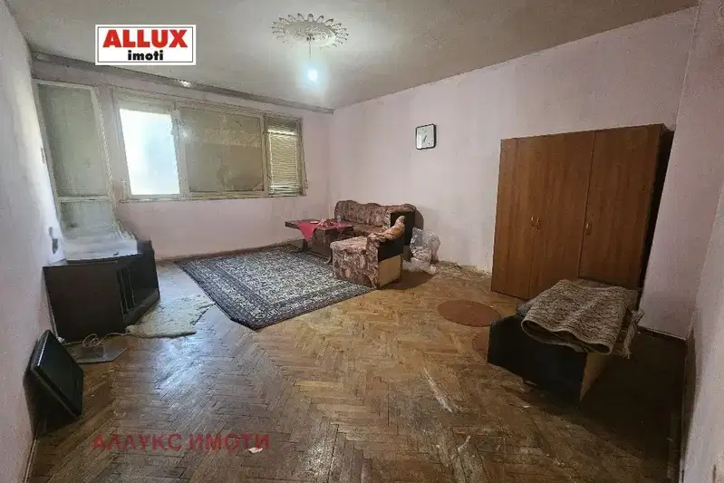 Двустаен апартамент в Русе, Широк център