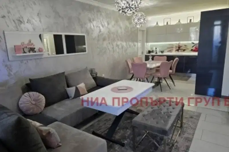 Двустаен апартамент с голяма тераса в Славейков, Бургас