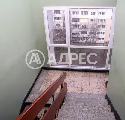 Снимка 3 — Двустаен апартамент с 3 тераси в Толстой, София