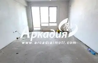 Двустаен апартамент с панорамна тераса в Тракия, Пловдив