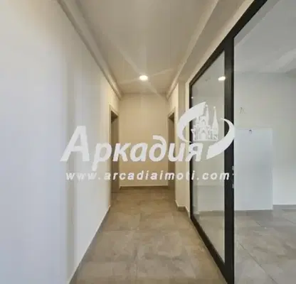 Снимка 5 — Двустаен апартамент с тераса в затворен комплекс в Тракия, Пловдив